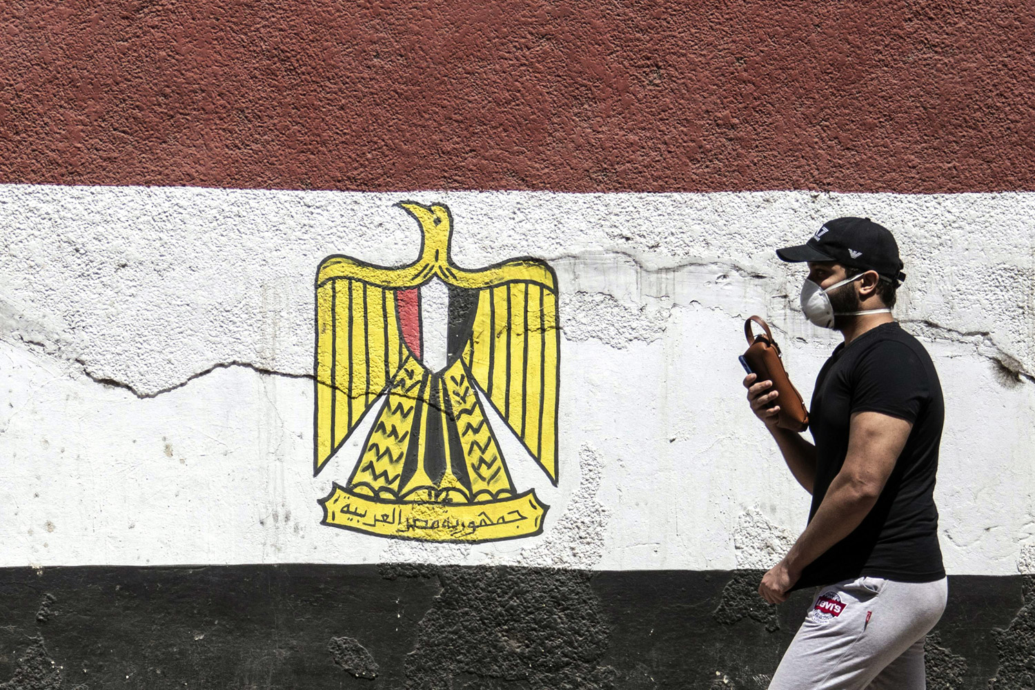 بات النزول إلى النهر مرتين عملية مستحيلة
