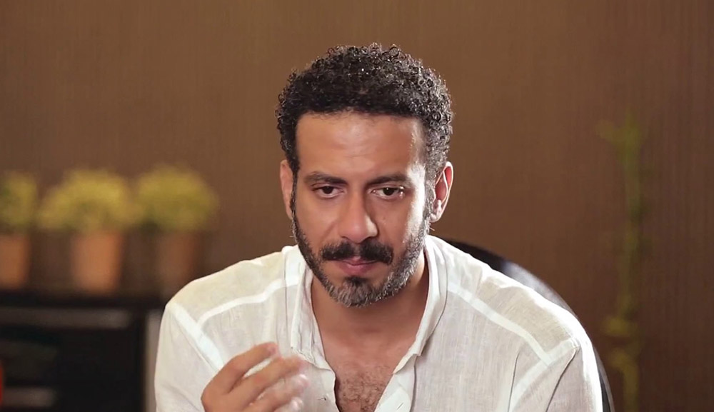 "تقاطع طرق" هو عنوان مؤقت للمسلسل الذي تأجل عرضه في موسم رمضان المنقضي لعدم انتهاء فريق العمل من التصوير