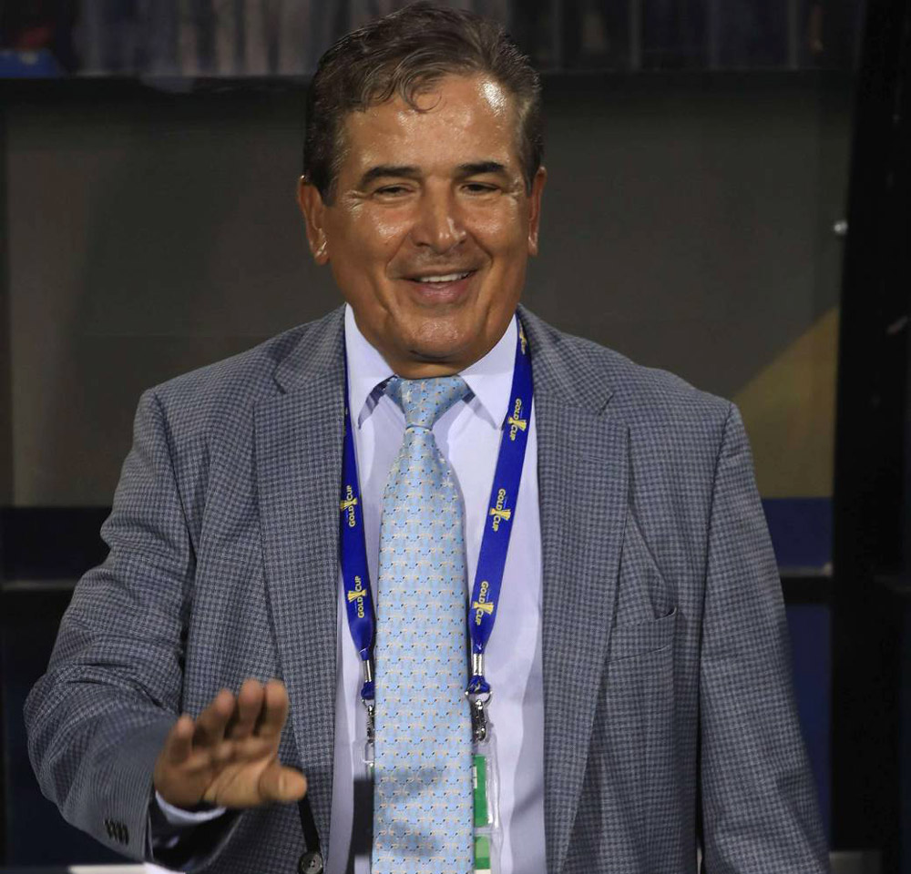 لويس بينتو (67 عاما) سيحل بديلا للصربي إيفان يوفانوفيتش الذي عيّن مدربا للمنتخب في ديسمبر 2019