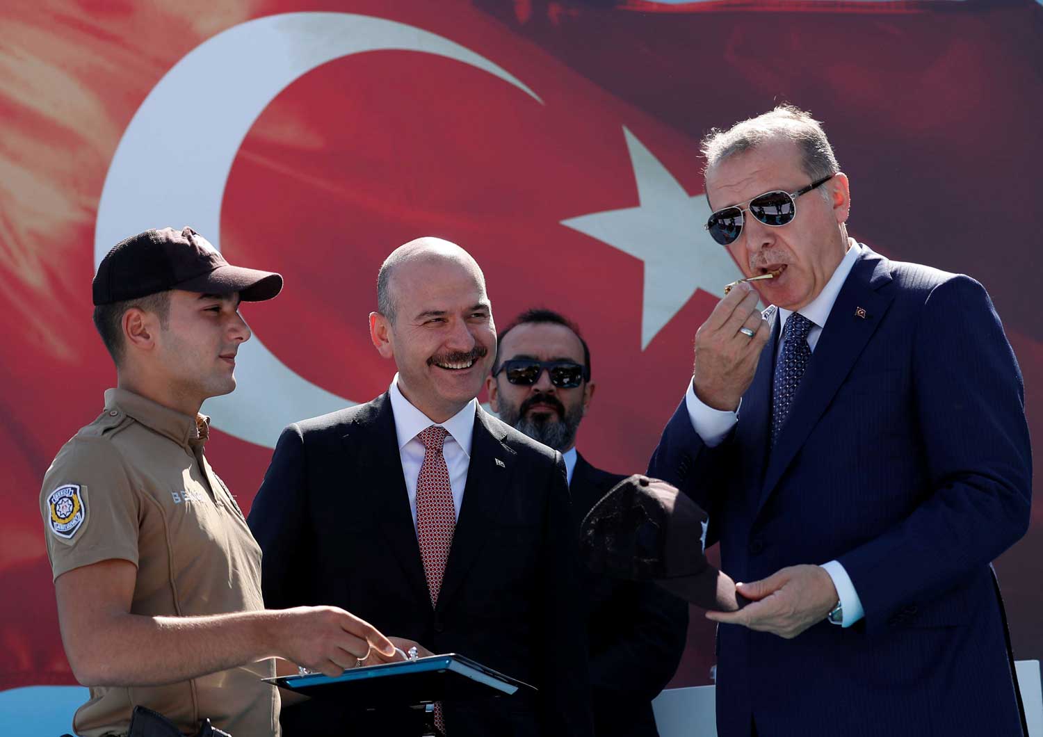 جماعة تركيا لم تعد لها مهمة سوى تضخيم عبقرية أردوغان السياسية
