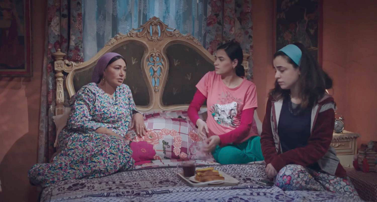 أسرة مكافحة تتخطى كل العقبات بالحب