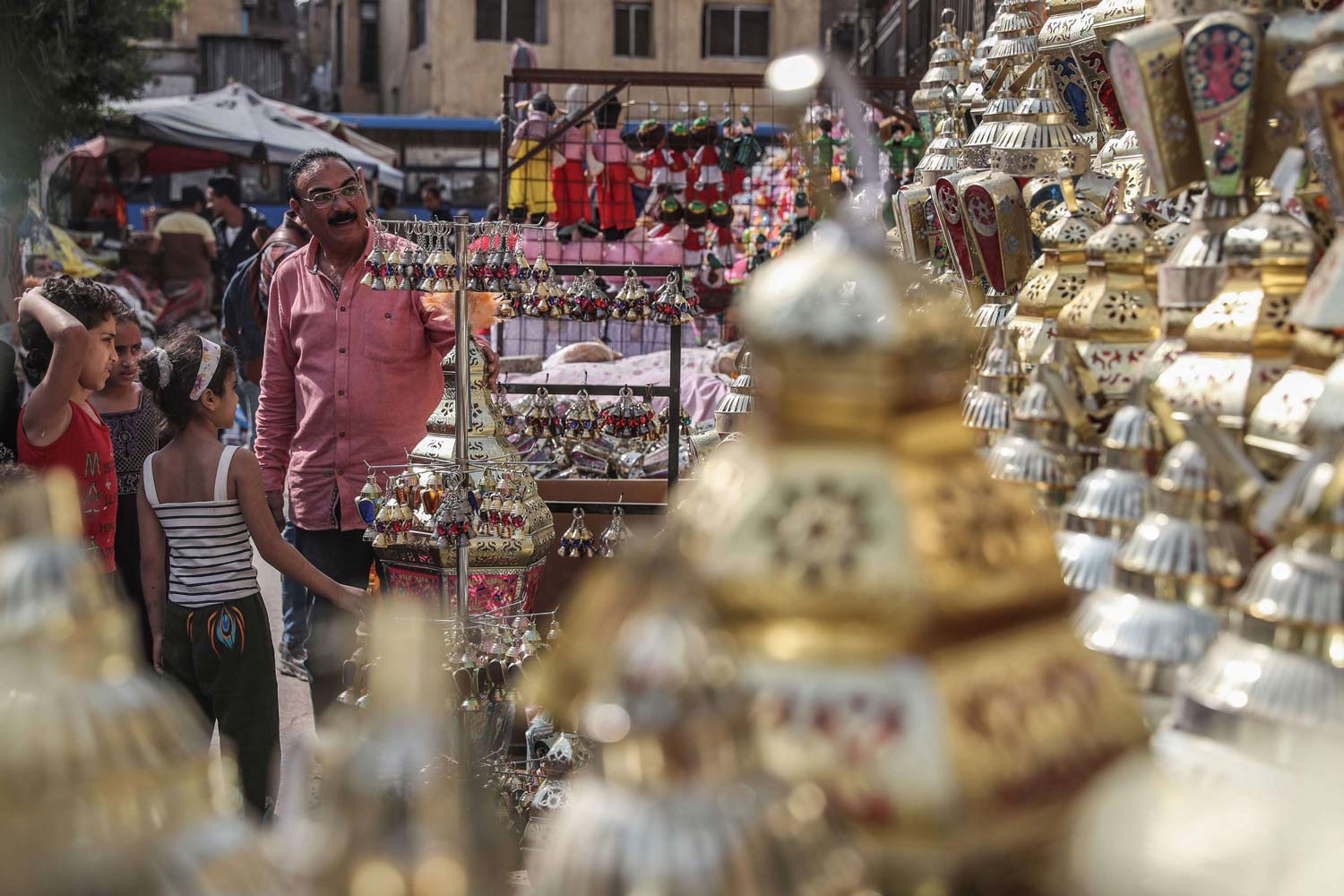 الفوانيس لا تخفي بهجة رمضان رغم كورونا