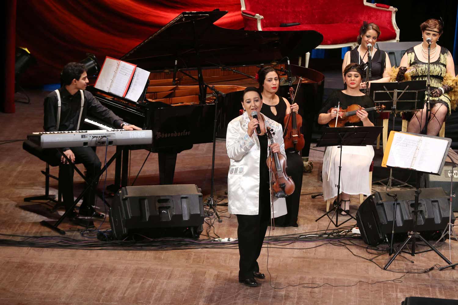 أمينة الصرارفي: هدفنا ابتكار كتابة جديدة للموسيقى التونسية والعربية من خلال تحديث المدونة الكلاسيكية، وخلق نمط جدي ينسجم مع الأجيال الشابة المنجذبة إلى الموسيقى الغربية