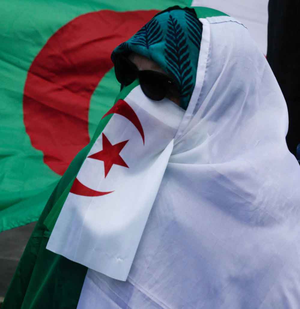 نحو تكريس شعار "ديمقراطية..حقوق نسوية"