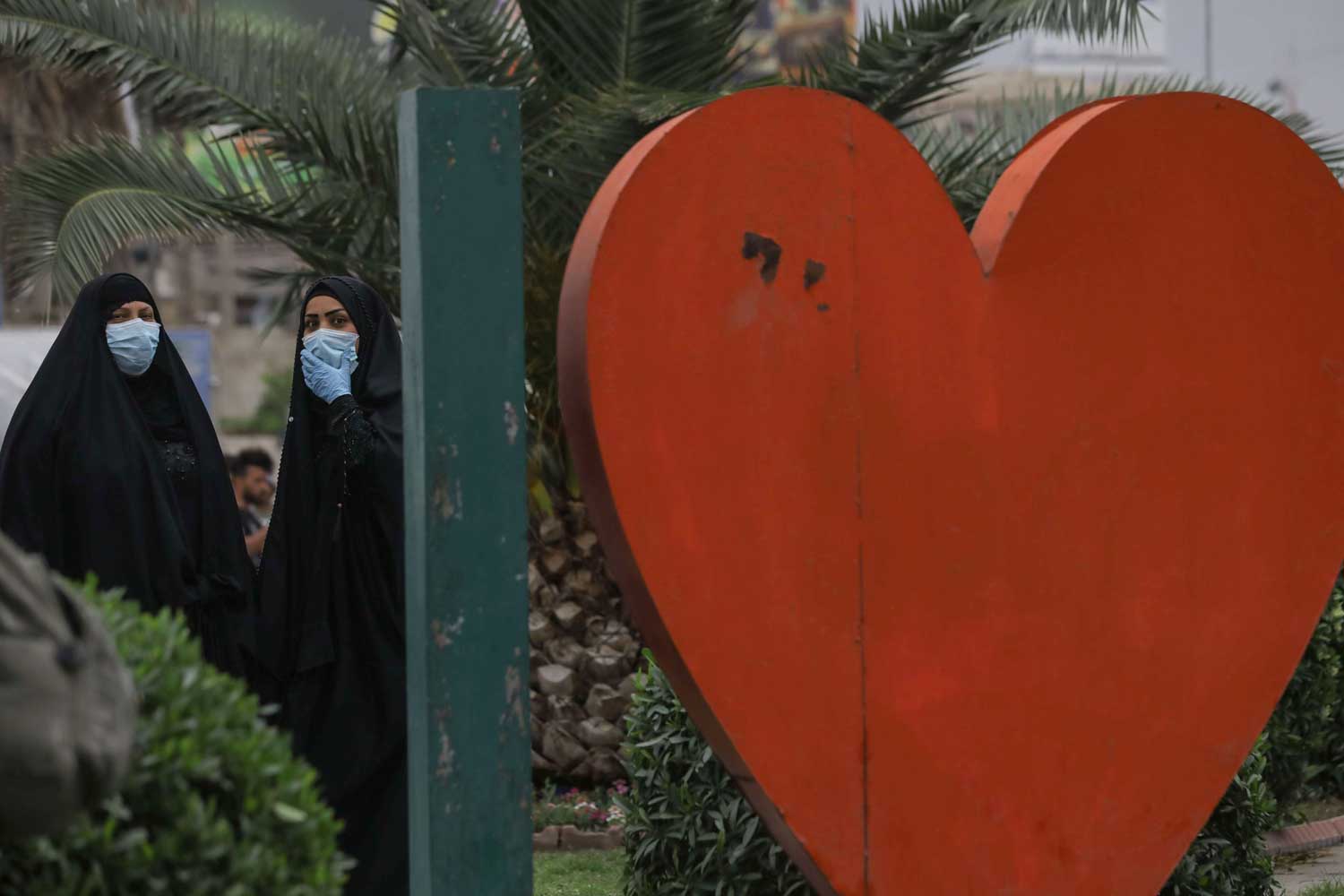 دراسة: المرأة أقدر من الرجل على التعامل مع هذا الظرف الاستثنائي، فهي أقوى منه في تحمل الظروف القاسية والبقاء على قيد الحياة