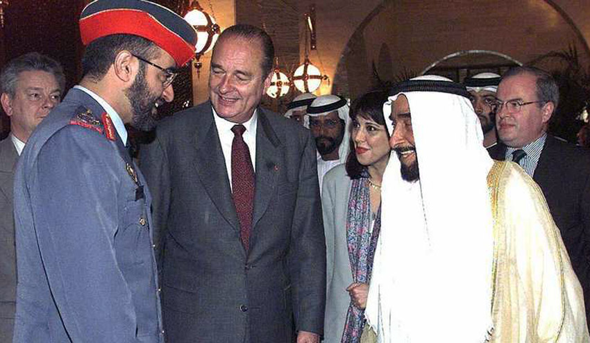 صداقته مع الراحل الشيخ زايد بن سلطان آل نهيان، لها دور كبير في مشروع تحرير فرنسا من القيد الأميركي البريطاني. ويعلم قليلون أن المبادرة التي أطلقها الشيخ زايد لإنقاذ العراق من الغزو الأميركي، كانت بتنسيق مع شيراك