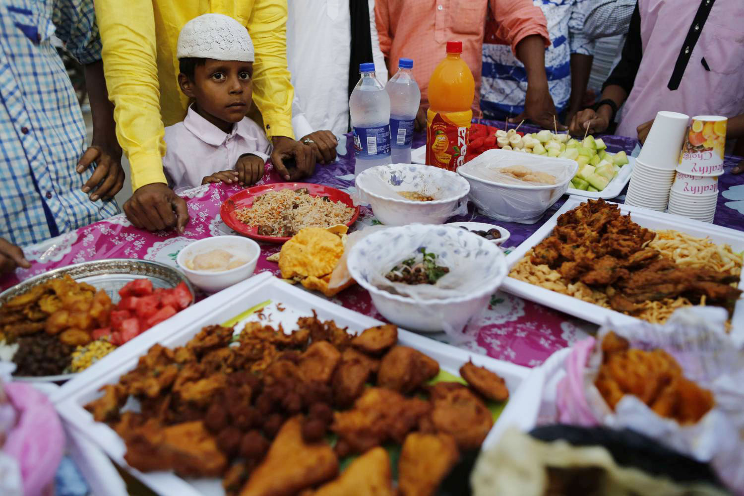 باحثون: الأغذية "رديئة الجودة" تضر بالقلب وتسبب السرطان