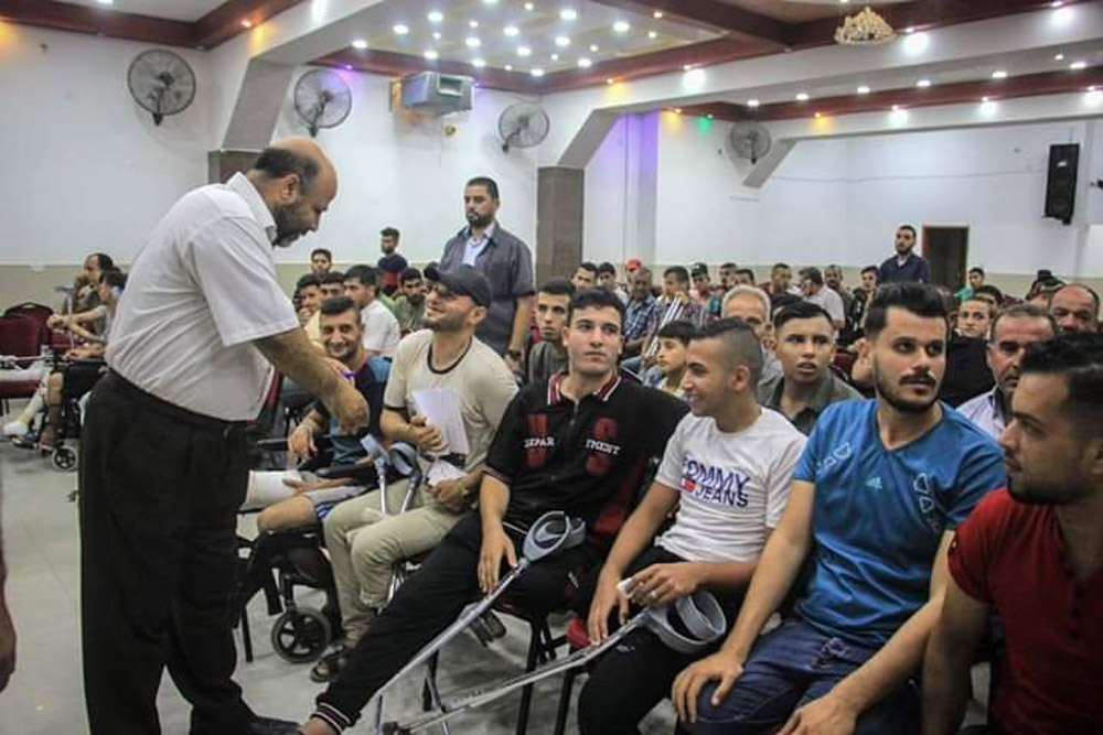 من أجل خمسين دولارا، تحصل عليها في مناسبة قرب حلول عيد الأضحى تفقد عينك أو رجلك أو يدك، أو تسير على عكازين أو على كرسي نقال. هل هذه نهاية الشعب الفلسطيني