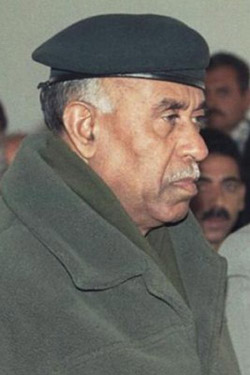 اللواء أحمد مفرج الرجل الذي لم يخلع البزة العسكرية