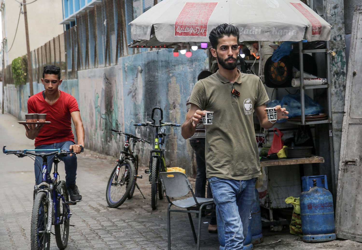 الظروف المعقدة لوضع المعابر في غزة تقتل أحلام الشباب