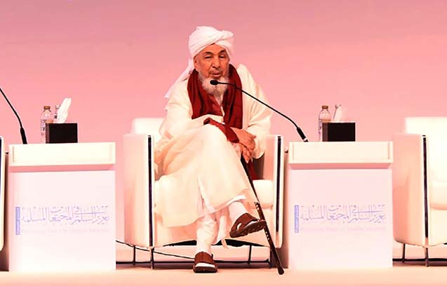 المنهج الفكري للطريقة التي يؤمن بها ولد الغزواني يتجلى بجهود الشيخ بن بيه في تأصيل خطاب السلم والتسامح في الإسلام وتفعيله في مبادرات ناجحة لدعم جهود المصالحة في عدد من الدول