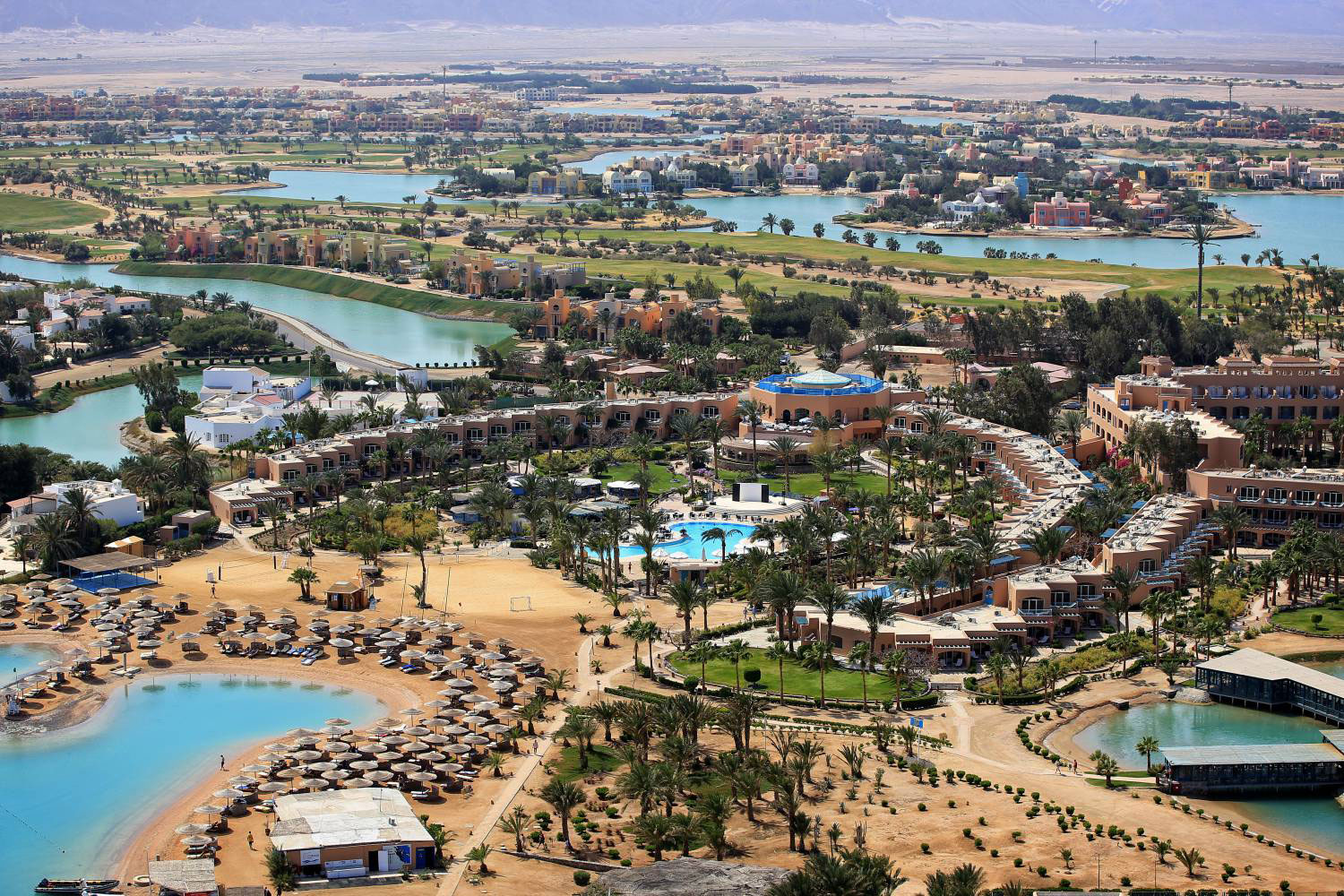 السياح يتمتعون بالعديد من المزايا في مصر 