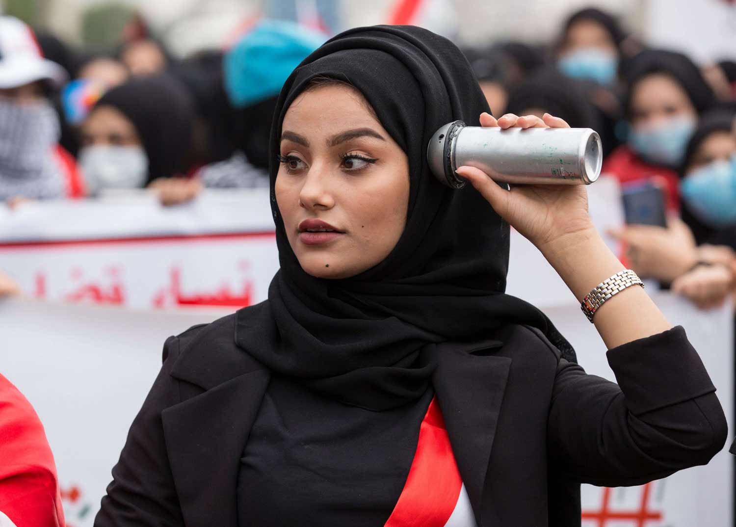 ما يحدث باختصار كان وراءه جيل كامل. جيل ارتبط بلعبة إلكترونية تُدعى {PUBG}، فمن هو هذا الجيل؟ وماذا لديه؟ وكيف ظهر؟ إنه حراك افتراضي كبير ثار ليصبحَ حراكا كبيراً على الواقع