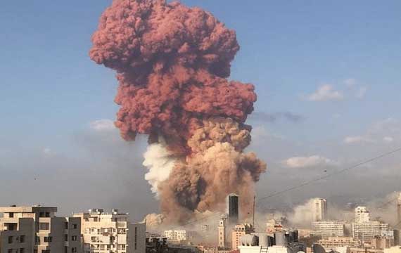 انفجار مرفأ بيروت لم تكد تمر دقائق على وقوعه، حتى نبشت المحطة التلفزيونية التي يتعامل حايك معها ما كان قد توقعه ليلة رأس السنة 2020 والذي جاء على الشكل التالي "جمر تحت الرماد وأم المعارك بمرفأ بيروت"
