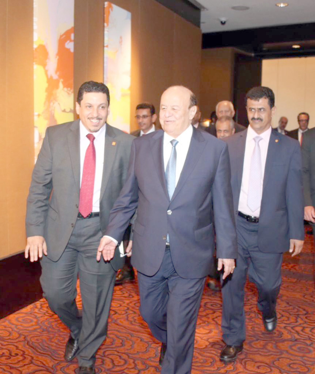 بن مبارك يعدّ واحدا من أكثر الشخصيات التي يثق بها الرئيس هادي ويوكل إليها المهام الصعبة التي لا يمكن تعهيدها لأحد من المحيطين به من المحسوبين على النظام السابق الذين لا يثق بولائهم.