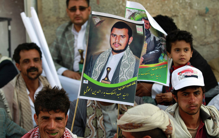 التطبيق الحرفي لتوجيهات وإرادة زعيم الجماعة يجعل من المشاط رجل المهام القذرة الحساسة، وقد كانت أولى تلك المهام خارج إطار حروب صعدة الست توليه مهمة إخلاء بلدة "دماج"