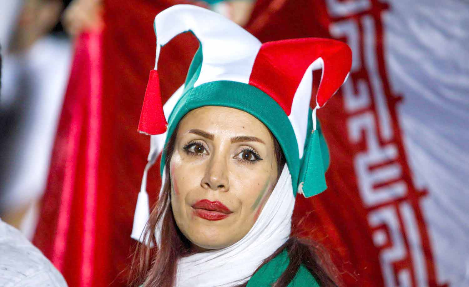 نحب المنتخب أكثر مما يحبه الرجال