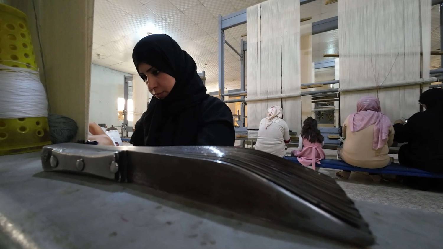 حرفة الأجداد بتركيز تام 