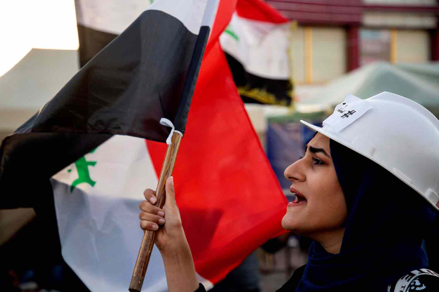 مساع حثيثة لإحتواء الشارع المنتفض