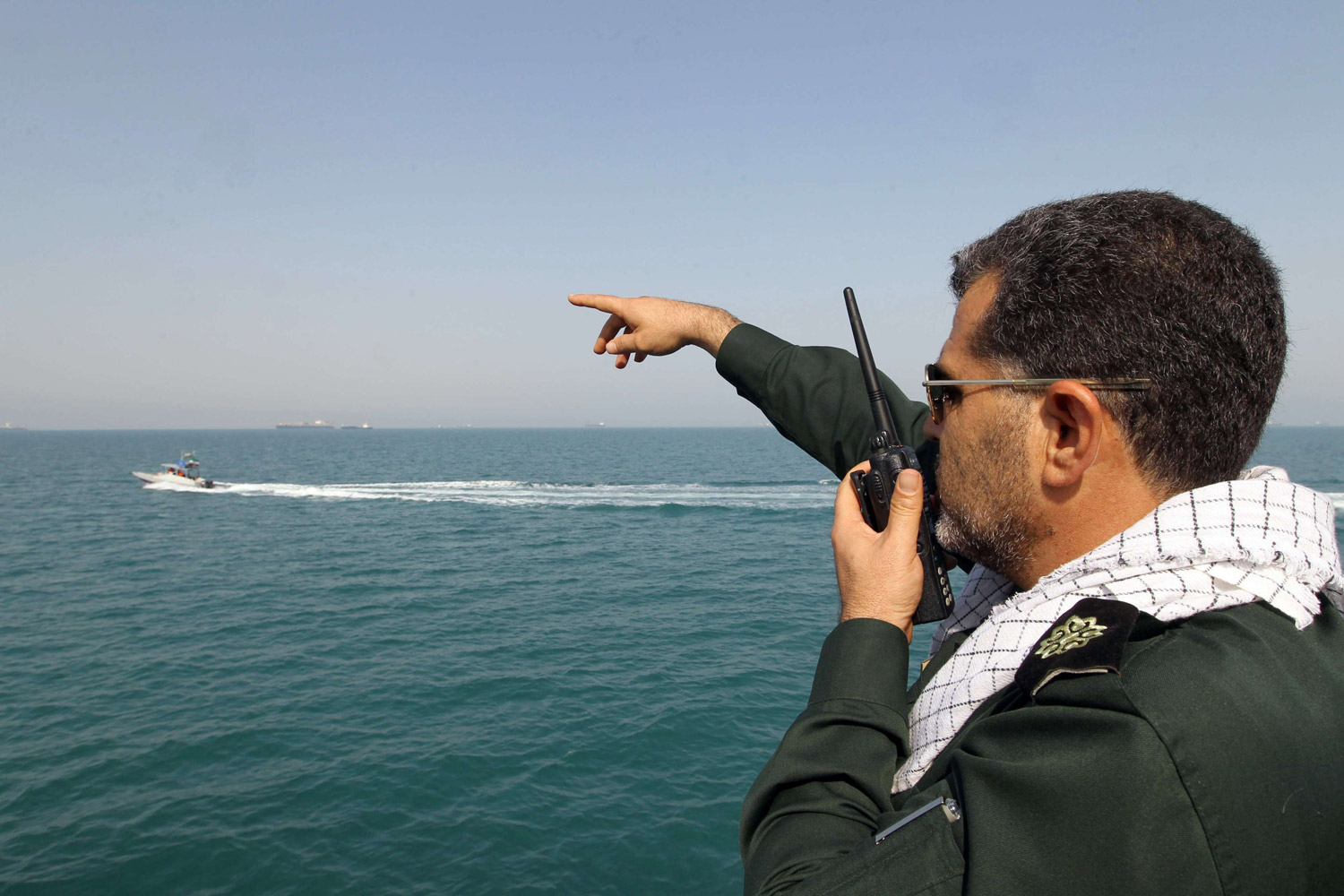 تقوية أذرعها