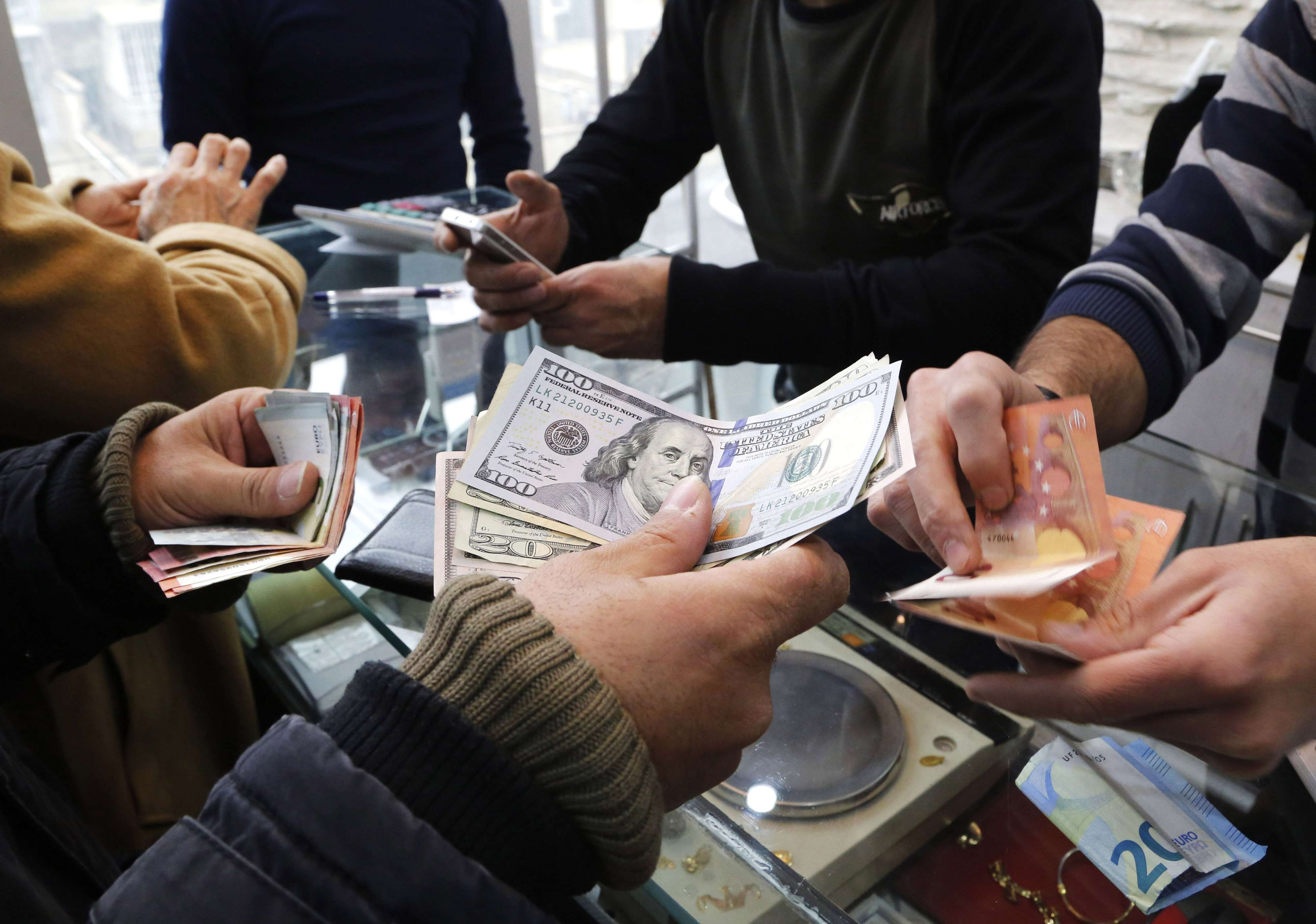 انهيار متواصل مع تزايد نسبة التضخم
