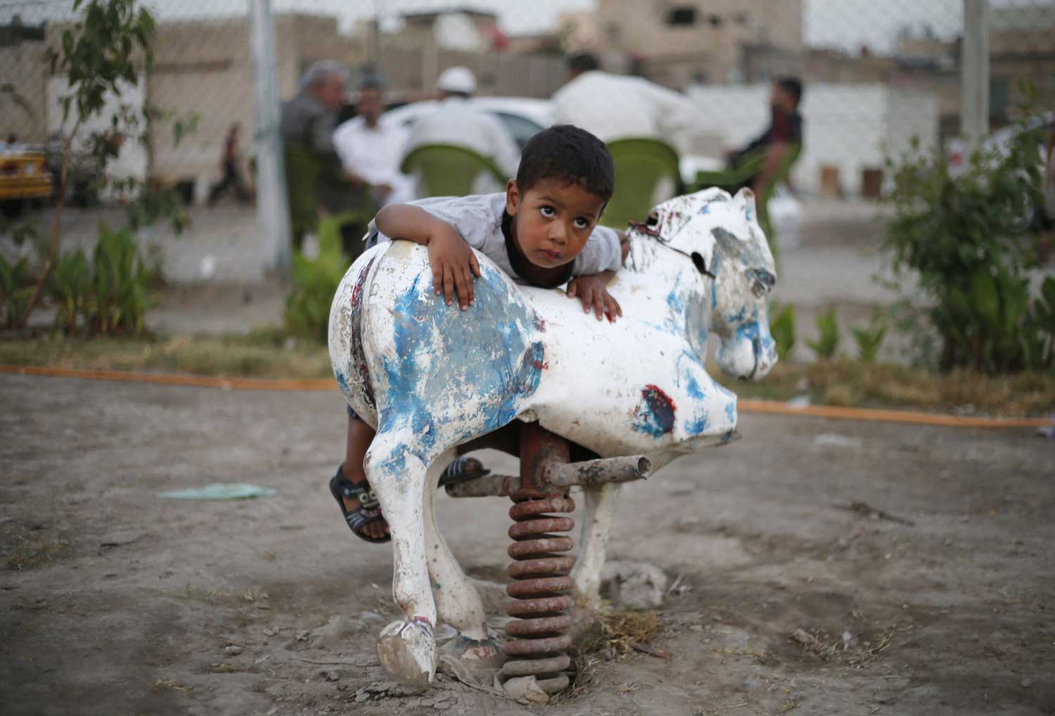 بيع الأطفال الصغار بات شائعا
