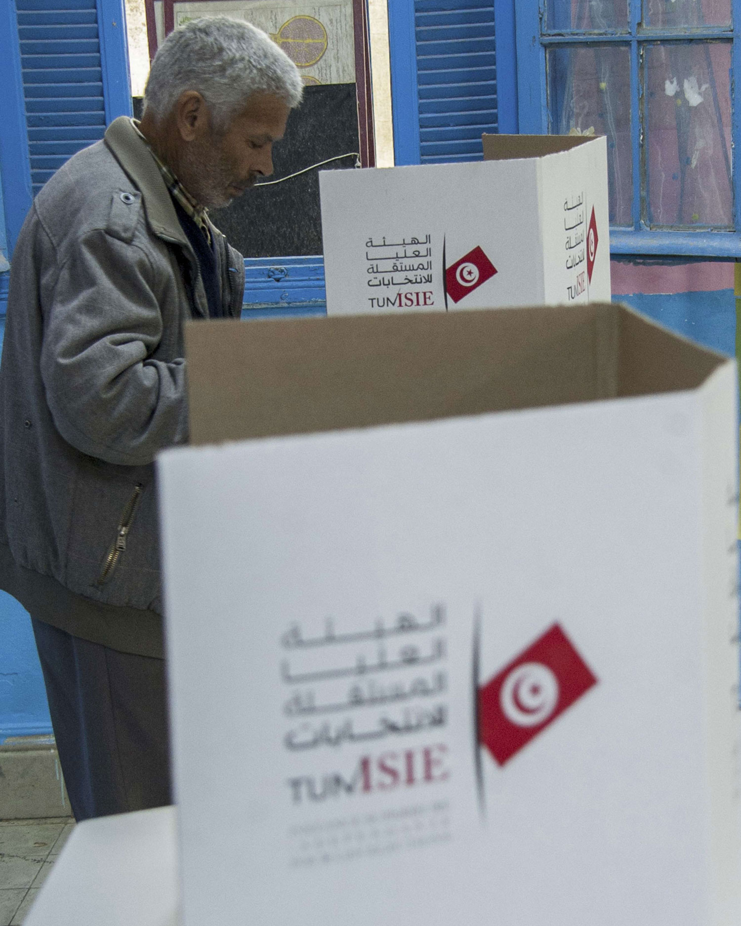 نحو إنجاح مرحلة انتقالية صعبة في تونس