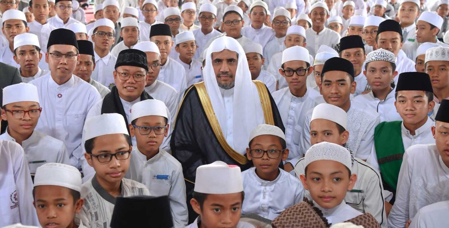 العيسى  يتعاطى مع الواقع بكثير من الإدراك وثراء الخيارات وتعدد فرص الفهم والحكم والتناول