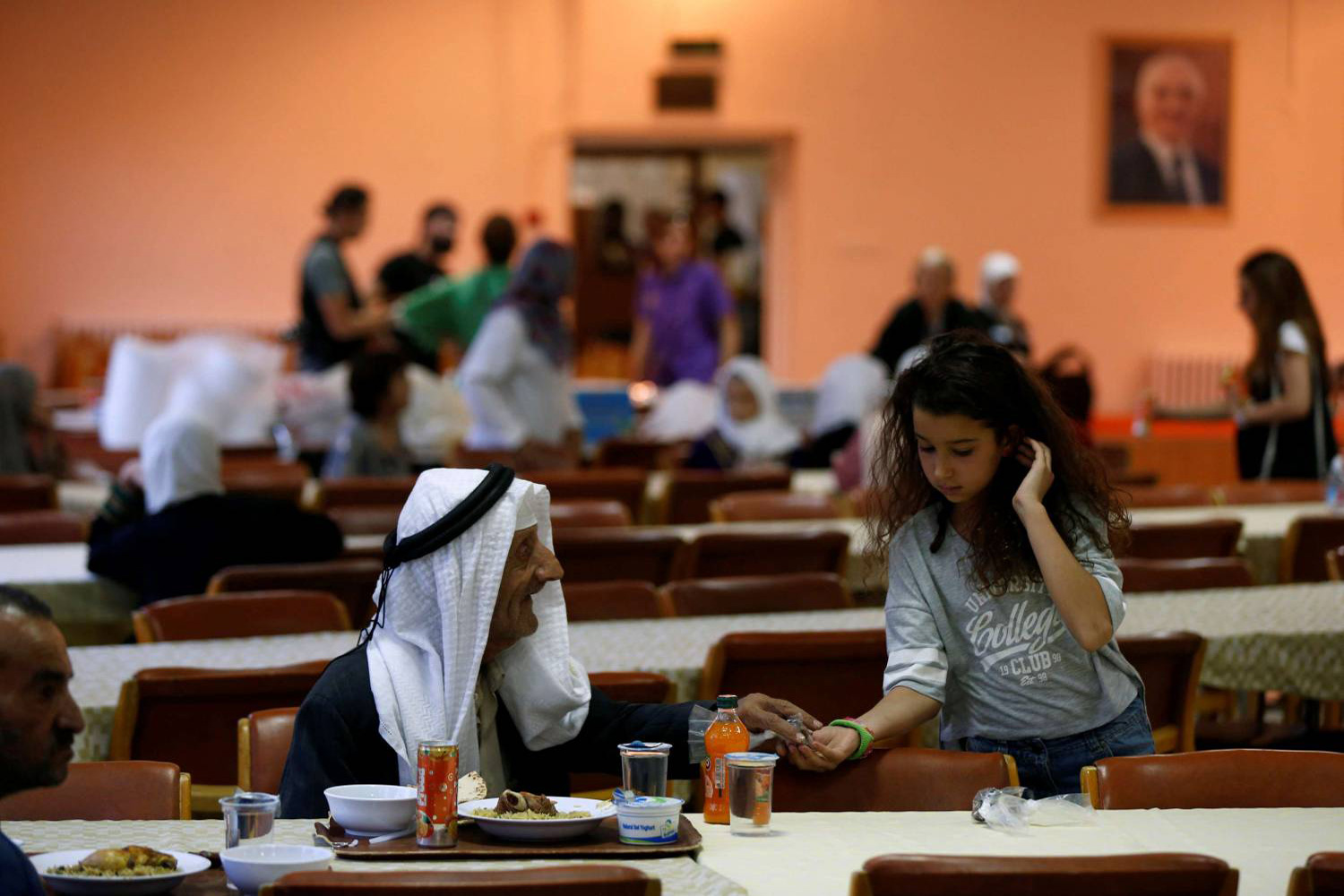 مساعدات مناسبتية 
