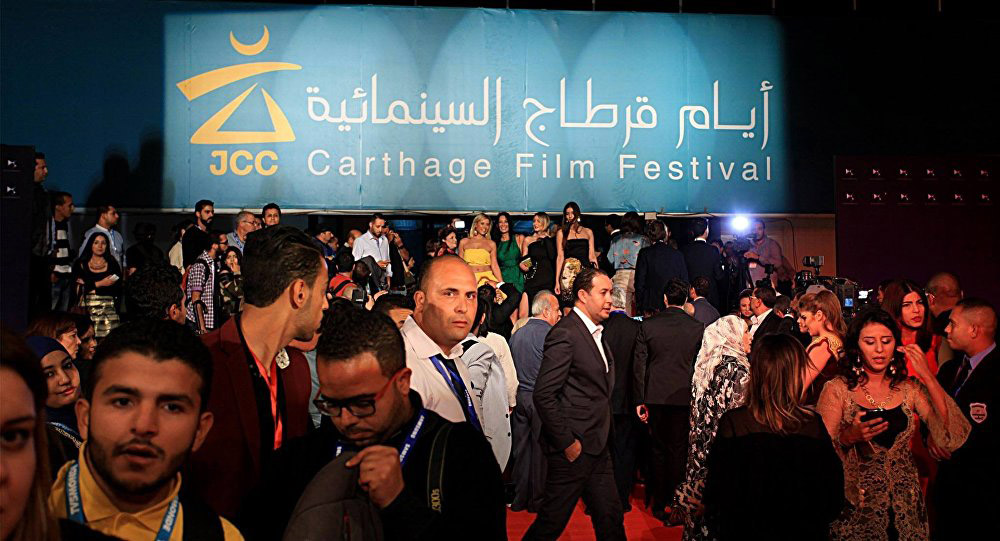 الإرادة الجماعية التونسية في الإخلاص لروح السينما، ولا شيء غير السينما، تنعكس بجلاء على أيام قرطاج، والفضل في ذلك يرجع إلى ما أرساه المهرجان من “وعي نضالي” بأهمية السينما، يصل حد التطوع والمبادرة بل التضحية أحيانا