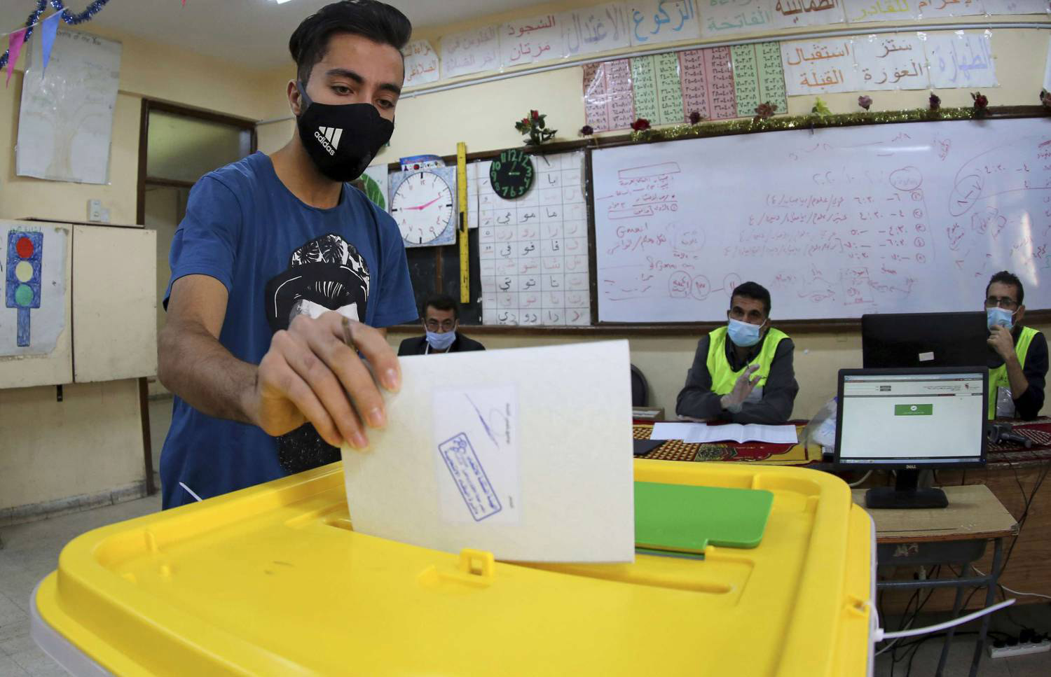 قوانين معقدة تعيق المشاركة الشبابية