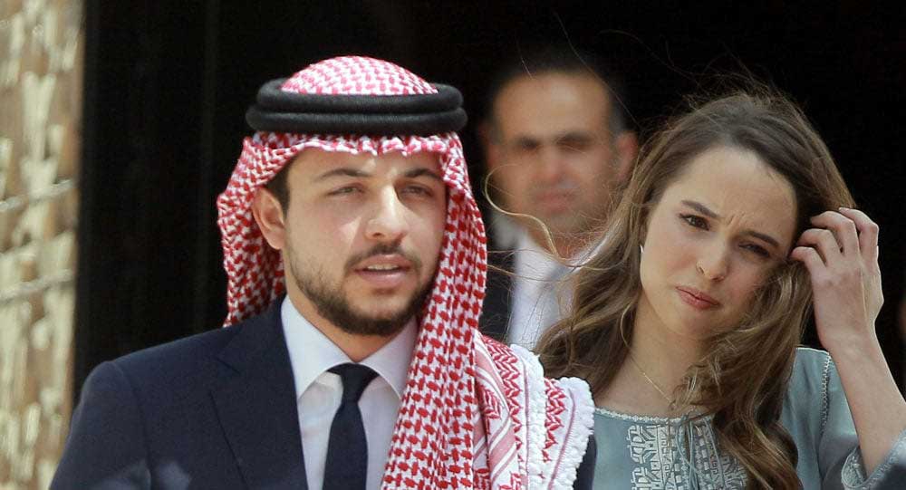 البدايات المبكرة للأمير الحسين يعود إليها الفضل في توجهه إلى الأجيال الجديدة في الأردن، جيله من الشباب، حين التفت إلى متابعة شؤون الشباب وتعزيز أدوارهم في مجالات عدة، كالتعليم وسوق العمل