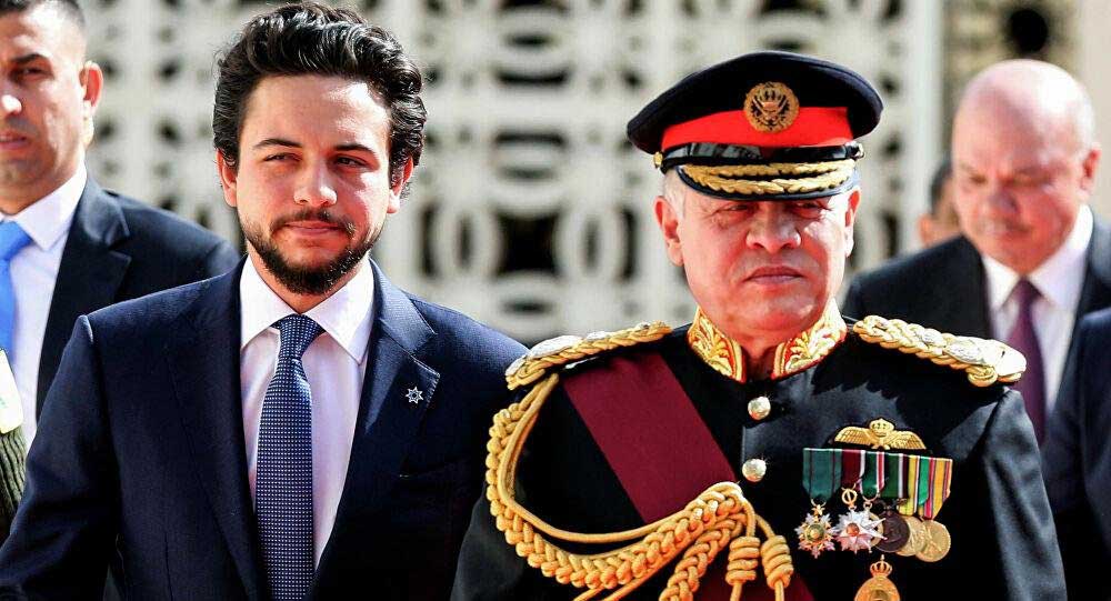 الأردنيون يقارنون الأمير الحسين بجده، بعد مرور 70 عاما تقريبا من تولي الملك حسين السلطة وهو لا يزال في فتوته الأولى، وفي مرحلة معقدة لا تقل تعقيدا عن اللحظة التي نعيشها