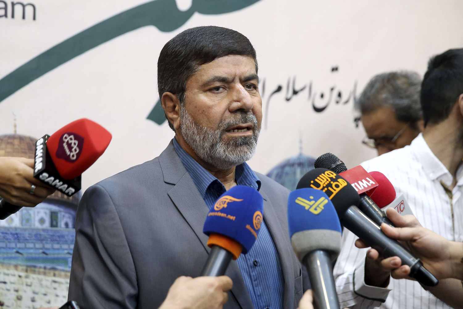 نقل ما يرغب النظام في الحديث عنه