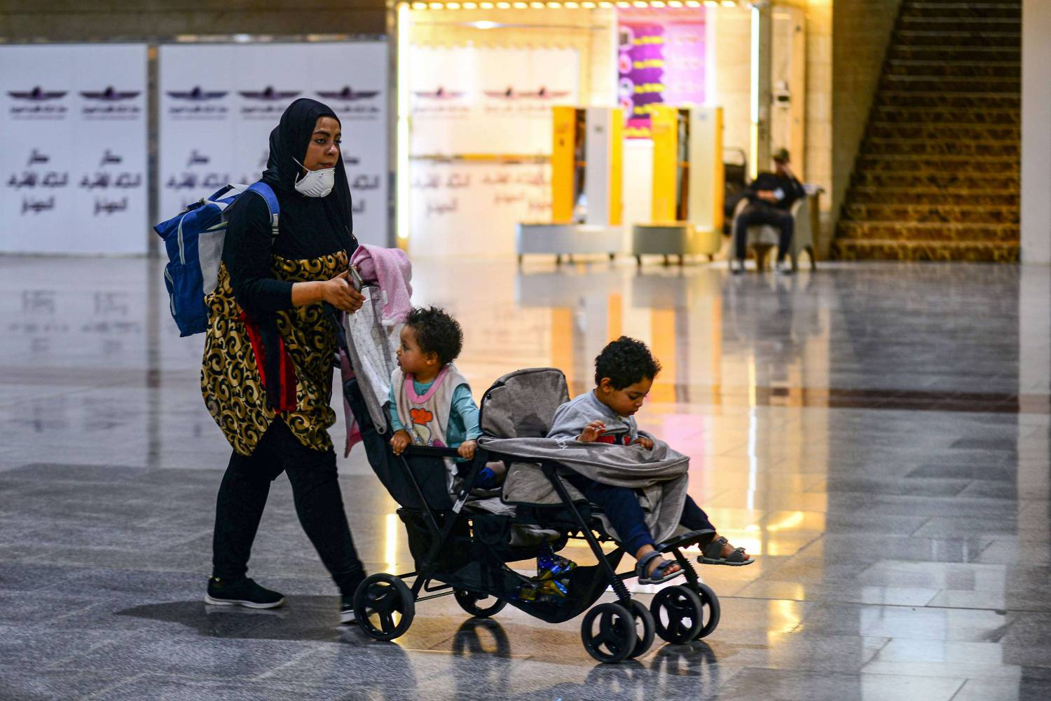 تركيز الإسلاميين لضغوطهم على المرأة سببه موقعها الهام في الأسرة والمجتمع ودورها الكبير في تنشئة الأفراد وتربيتهم