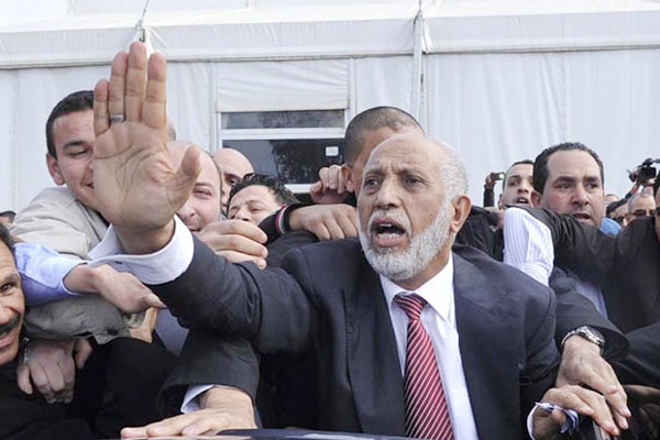 بلخادم يعتبر من الشخصيات الجبهوية القليلة، التي حافظت على علاقاتها الاجتماعية وعلى أنصارها