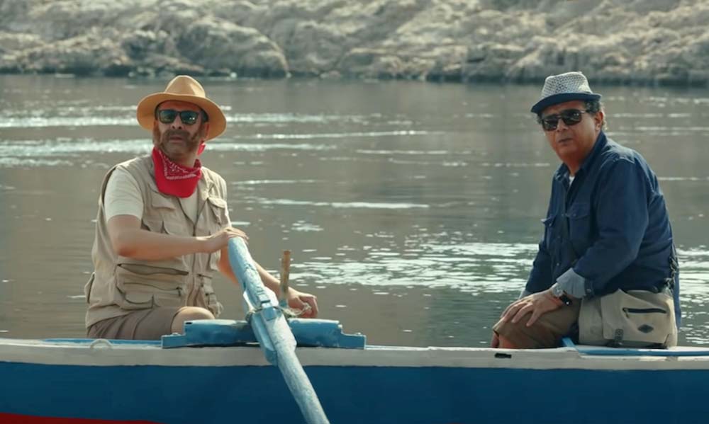 كريم عبدالعزيز شارك في فيلم {البعض يذهب للمأذون مرتين} وهو طفل، ليُعيد التجربة بشكل مغاير بعد 43 عاما  وهو كهل