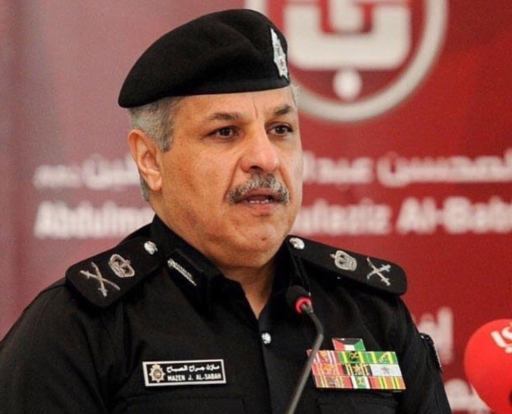 الشيخ اللواء مازن الجراح مرر عدة معاملات، إبان عمله وكيلا مساعدا لشؤون الجنسية والجوازات وشؤون الإقامة 