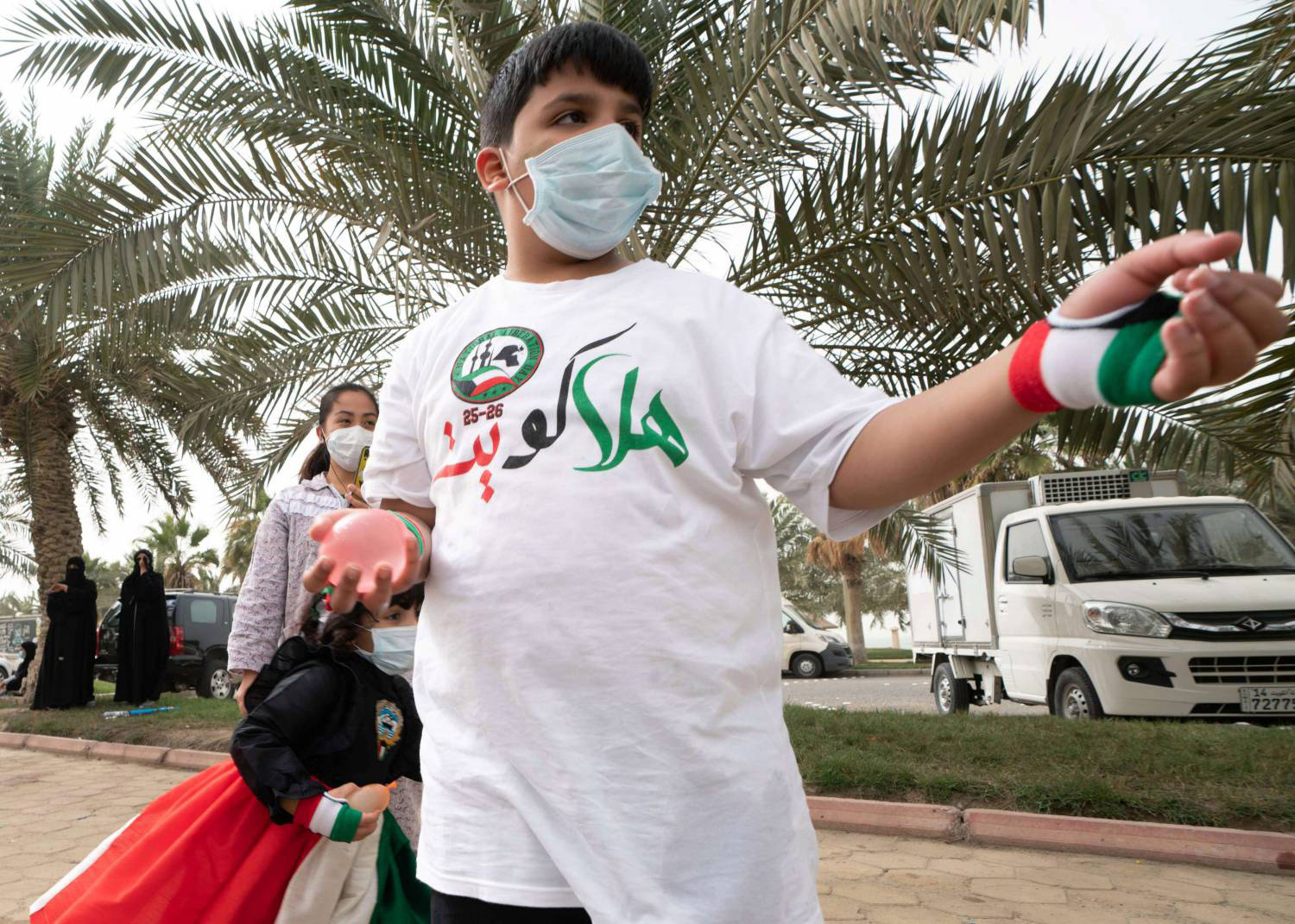 المواطنون والمقيمون مطالبون بالالتزام بالمعايير التي أقرتها السلطات الصحية