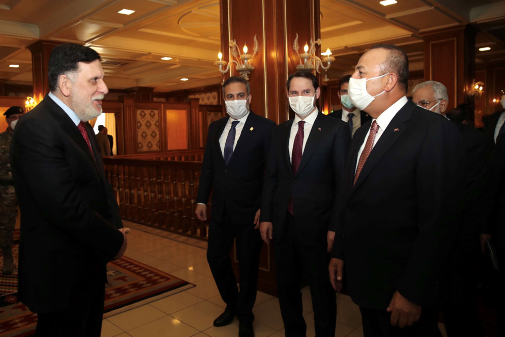الارتهان لإملاءات النظام التركي