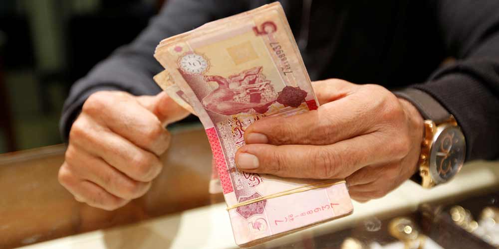 الاستيلاء على قوت الليبيين