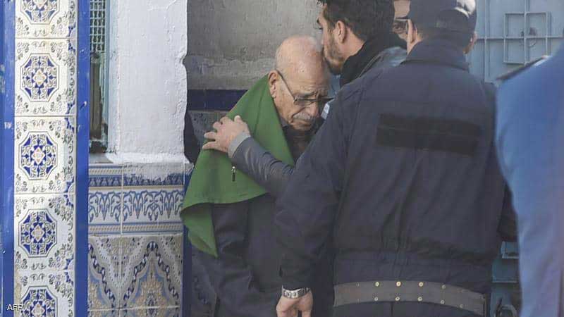 بورقعة لم تمنعه أمراضه المزمنة من أن يكون رمز الحراك الشعبي المنتفض ضد السلطة القائمة، ناصحا رموزها بالنزول إلى الشباب المنتفض وتسوية الأمر معه، حين حاولوا استغلال رمزيته
