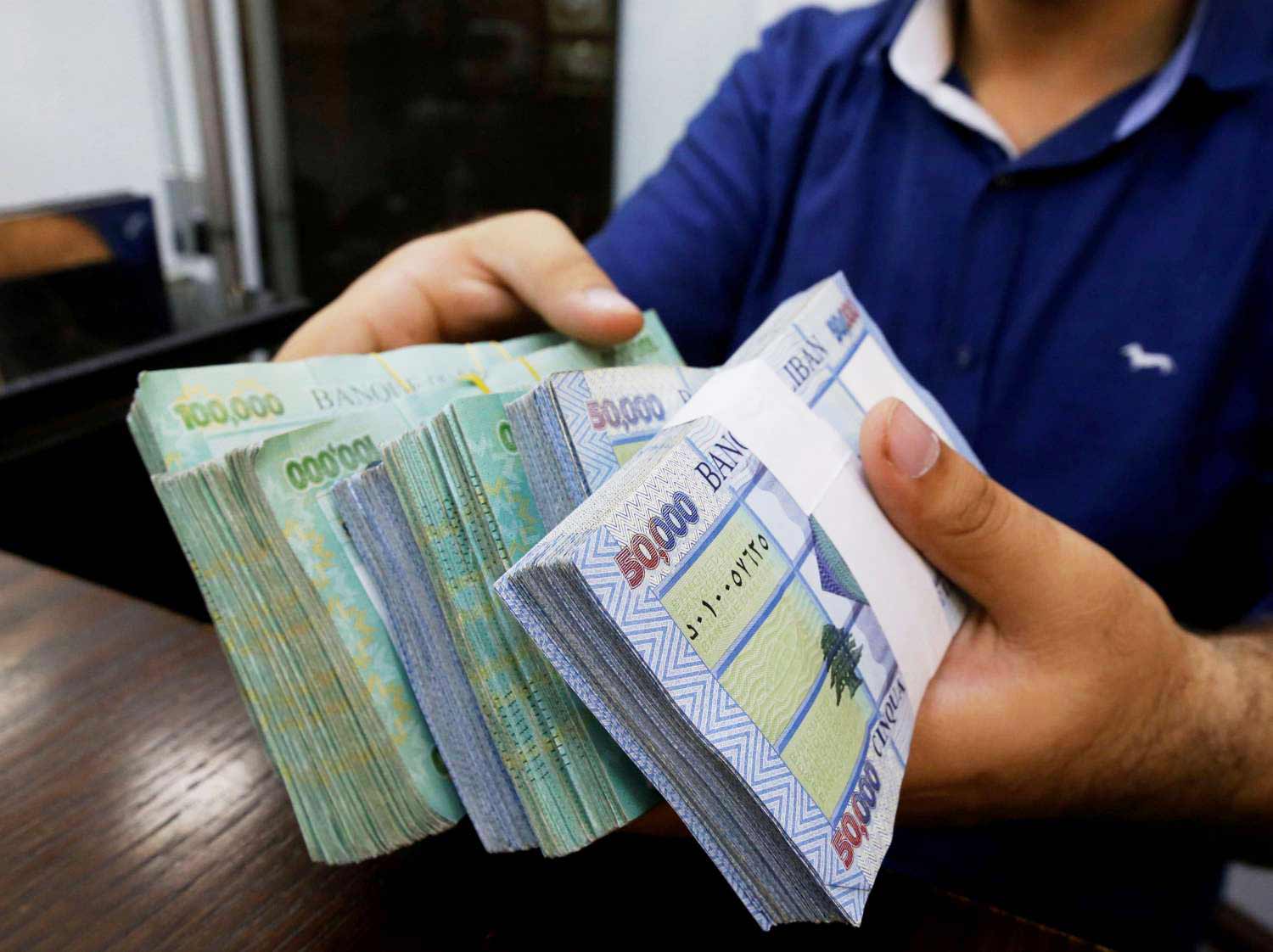  نضوب تدفقات الدولار