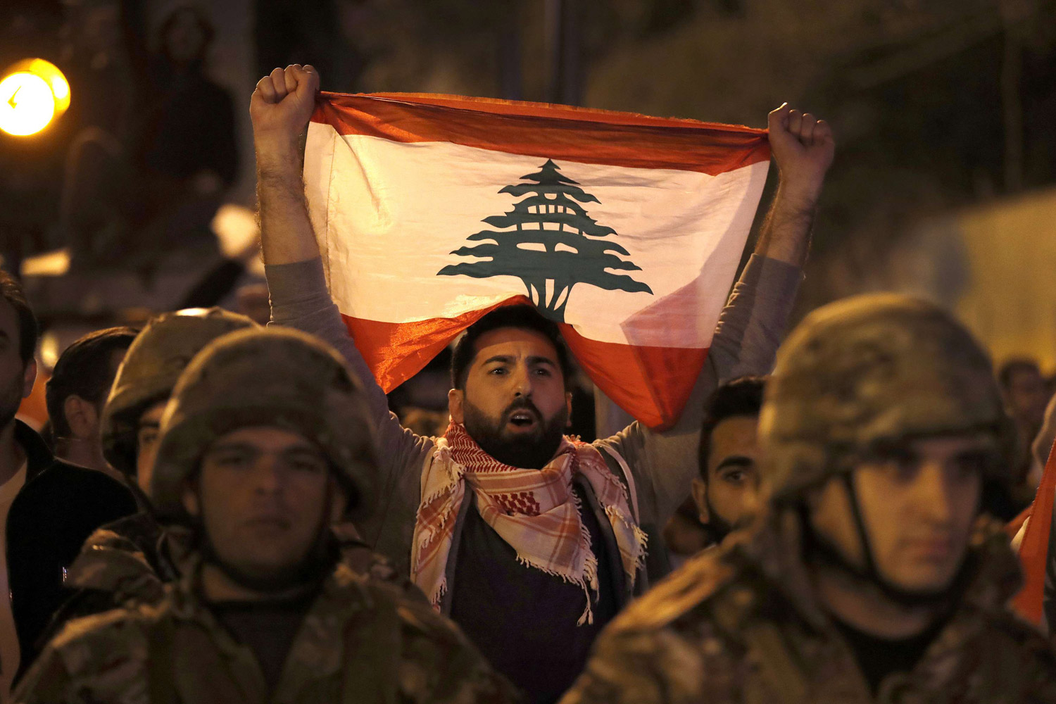  الثورة الشعبية في لبنان ثورة حقيقية
