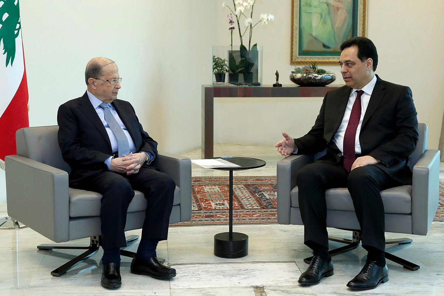 الرئاسة تنفي أيّ علاقة لعون بقرار المدعي العام المالي علي إبراهيم تجميد أصول عشرين مصرفا