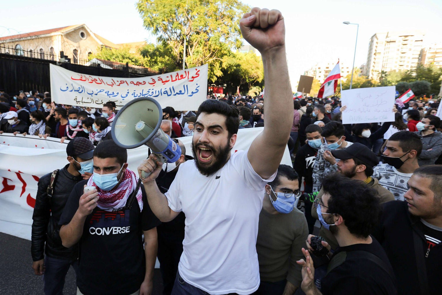 شباب رافض للطبقة السياسية