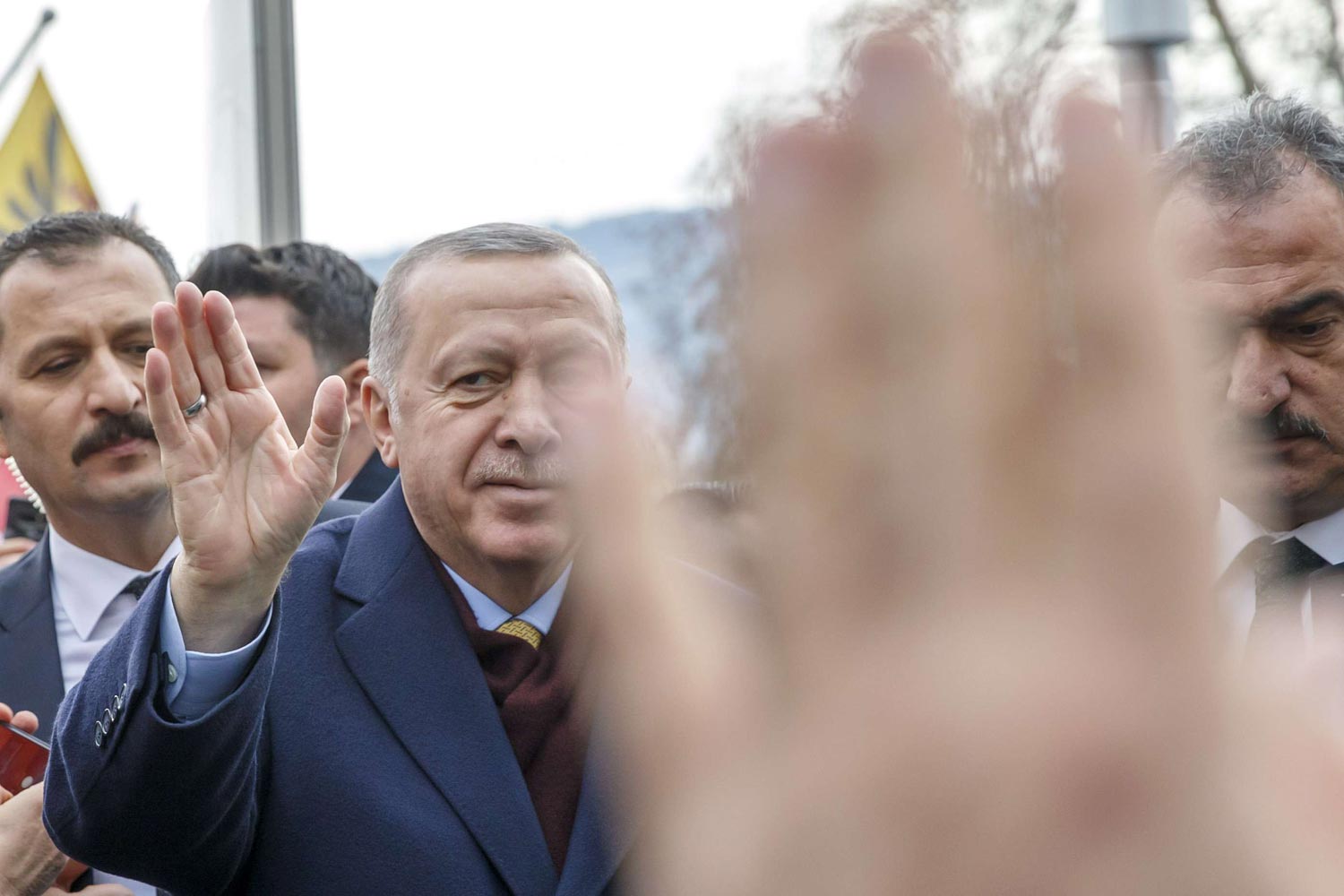 ما يهم أردوغان، رئيس تركيا التي تعاني تحت حكمه، هو إنقاذ حكم الميليشيات من السقوط