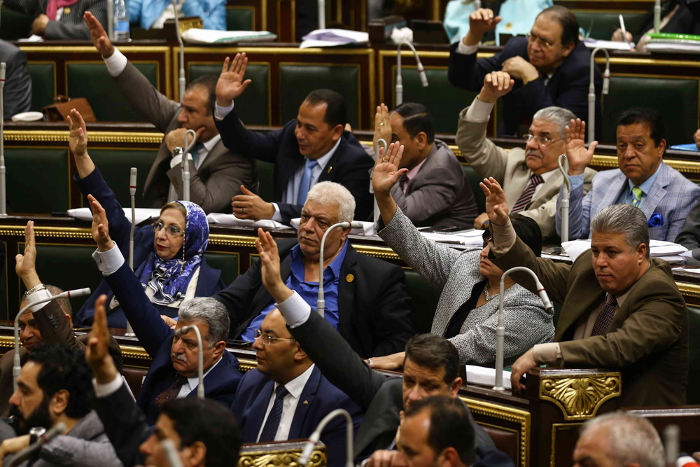 تصريحات تثير الجدل تحت قبة البرلمان