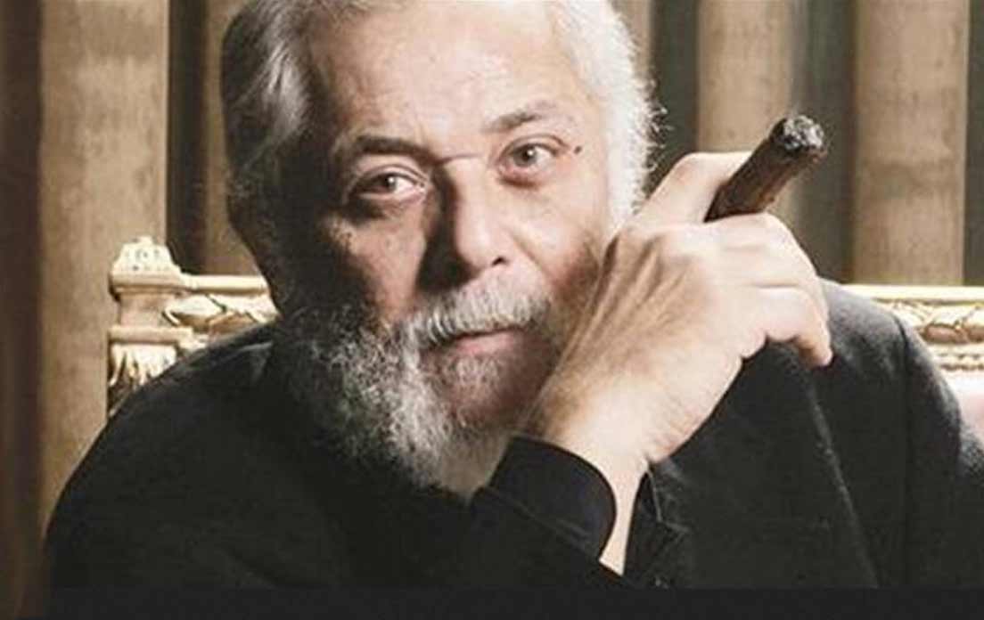 محمود عبدالعزيز مربي النحل الذي غزا خشبة المسرح واخترق إسرائيل
