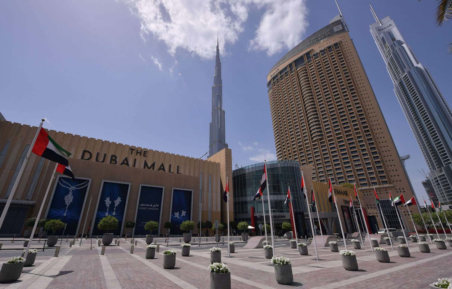 دبي وسعت دائرة الأنشطة لتشمل المجمعات التجارية ووسائل النقل العامة والقطاعات الثقافية والاجتماعية